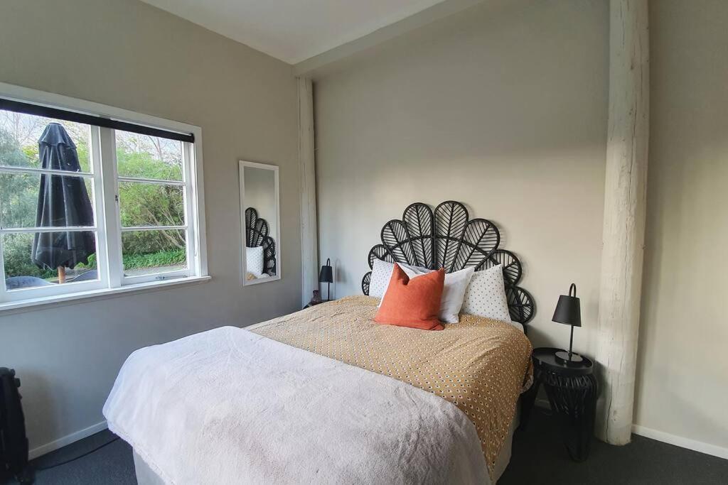 Hurstmere Cottage, Holiday home Matakana