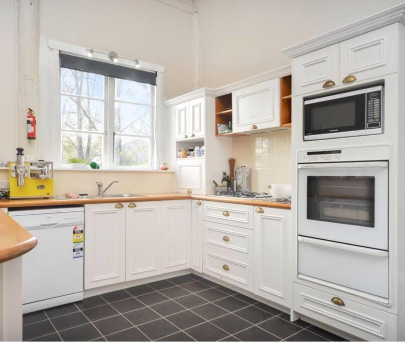 Hurstmere Cottage, Holiday home Matakana