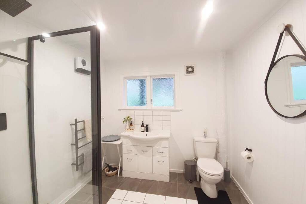 Hurstmere Cottage, Holiday home Matakana